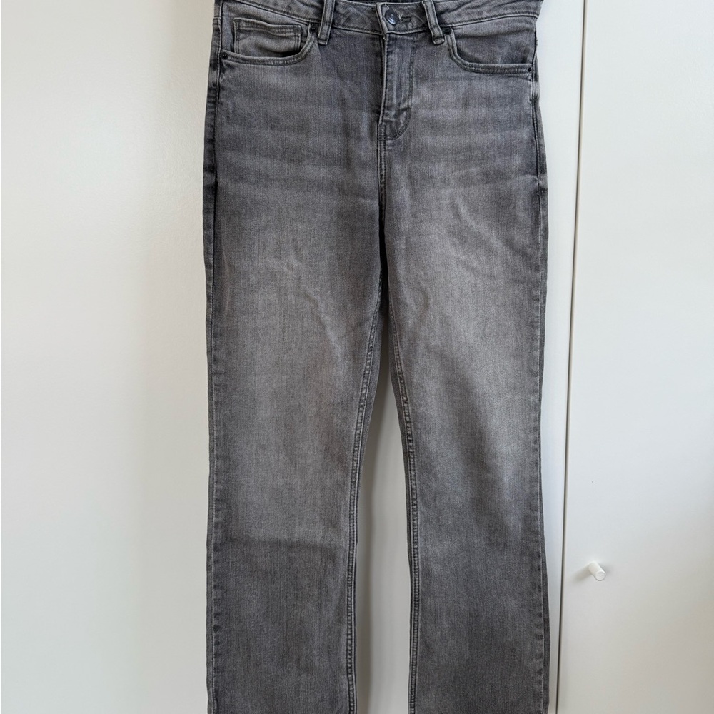 Women's Straight Leg Jeans in Gray